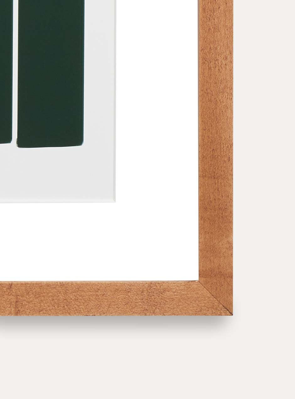 close up of corner maple slim frame